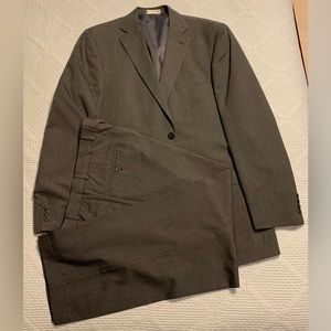 Men’s suit - Geoffrey Beene dark grey suit